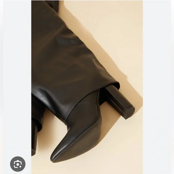 PrettyLittleThing Black Wide Fit PU Pointed Fold Over Block Heel Knee Boots - Picture 2 of 13